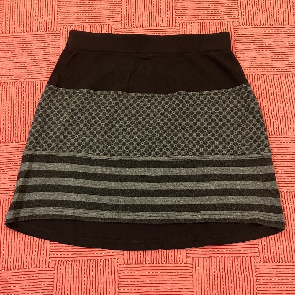 Lovely patterned wool and cotton  feel Striped Mini Skirt W28 with stretch